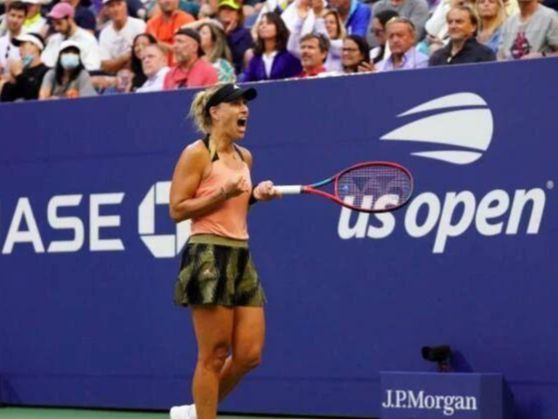 西蒙斯曾被 西蒙斯曾被